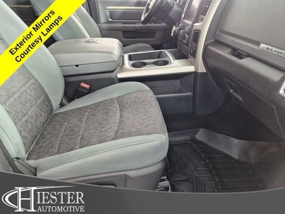 2017 RAM 1500 Big Horn Crew Cab 4x4 5'7" Box