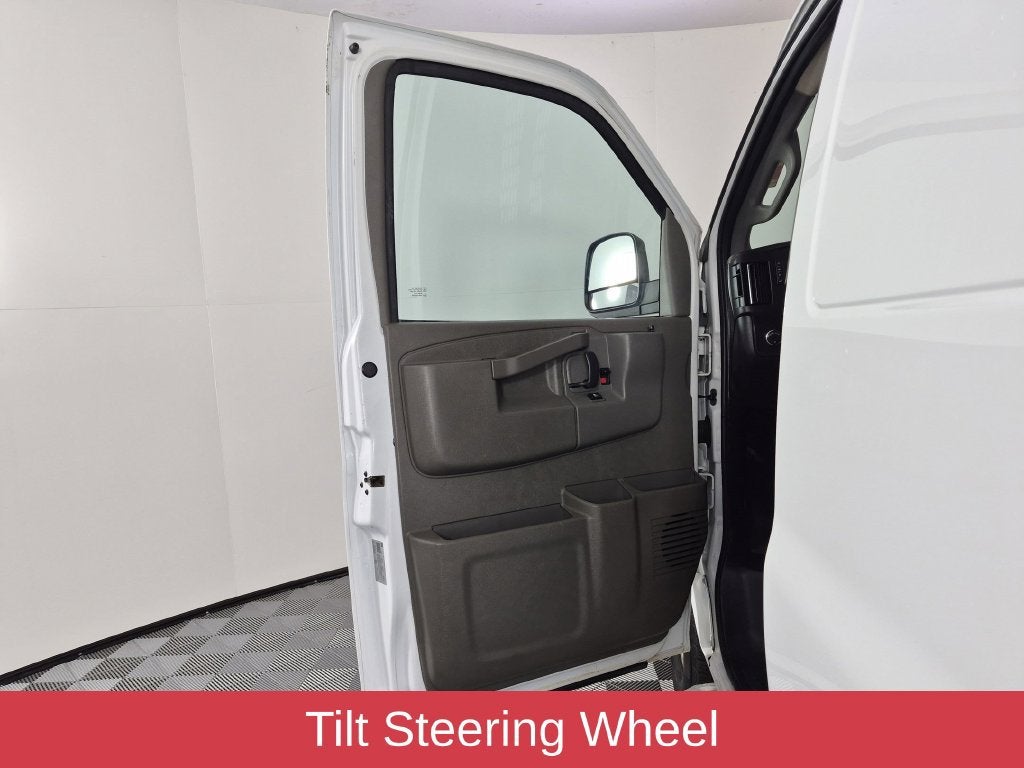 2022 GMC Savana Cargo 2500 RWD 2500 Regular Wheelbase Work Van