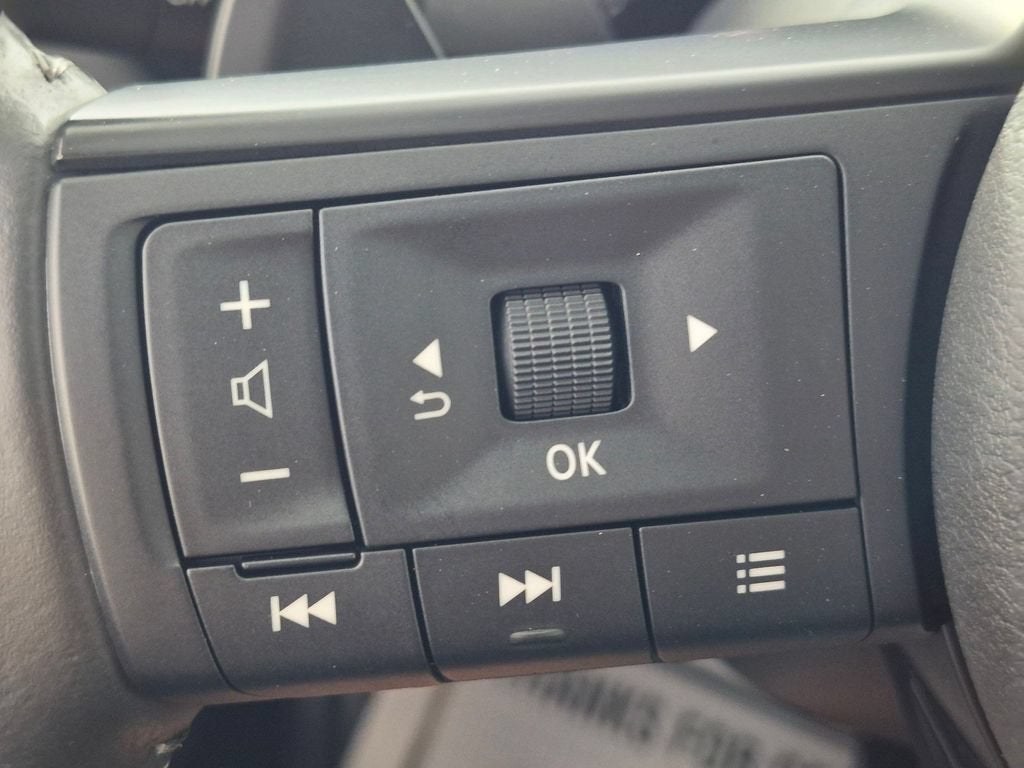 2025 Nissan Pathfinder SV FWD