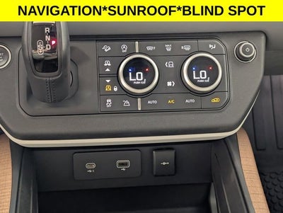 2023 Land Rover Defender SE