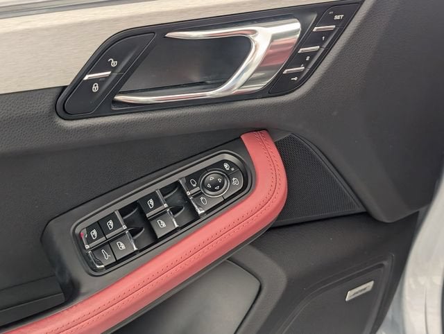 2017 Porsche Macan Turbo