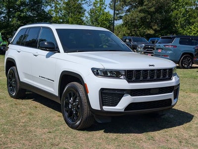 2026 Jeep Grand Cherokee Laredo Altitude