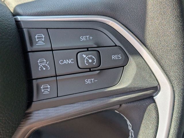2026 Jeep Grand Cherokee Laredo