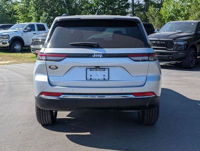 2026 Jeep Grand Cherokee Laredo