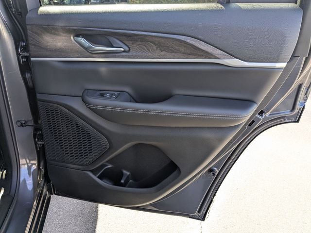 2026 Jeep Grand Cherokee Altitude