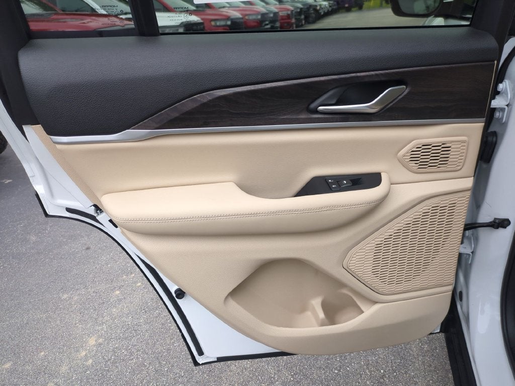 2027 Jeep Grand Cherokee Limited