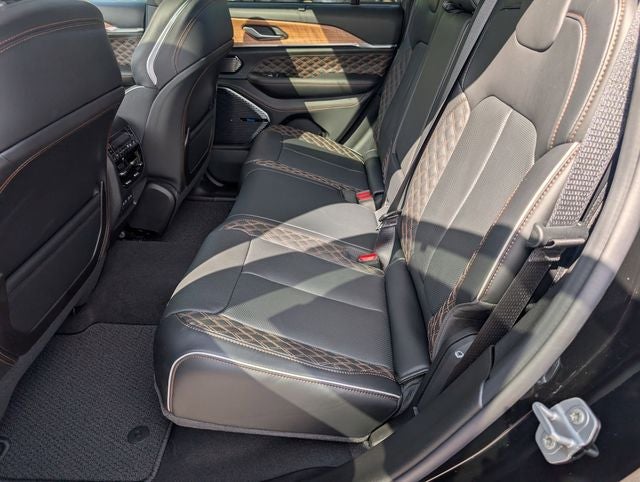 2026 Jeep Grand Cherokee Summit