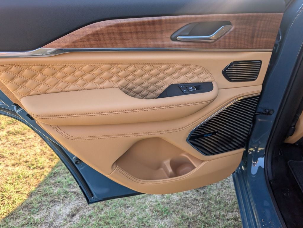 2026 Jeep Grand Cherokee Summit