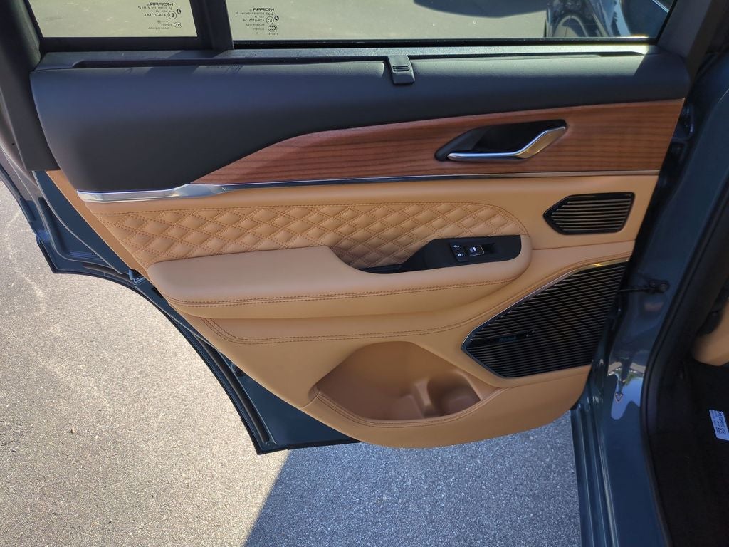 2027 Jeep Grand Cherokee Summit