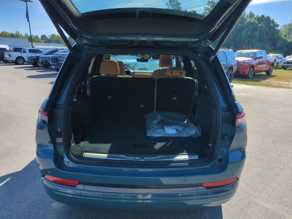 2027 Jeep Grand Cherokee Summit