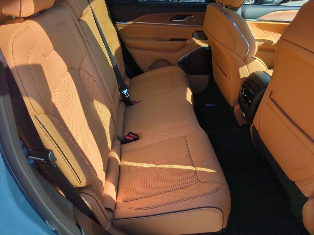 2027 Jeep Grand Cherokee Summit