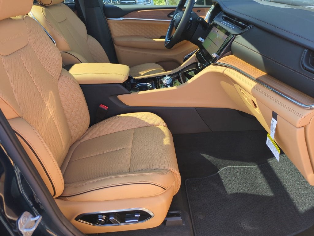 2027 Jeep Grand Cherokee Summit