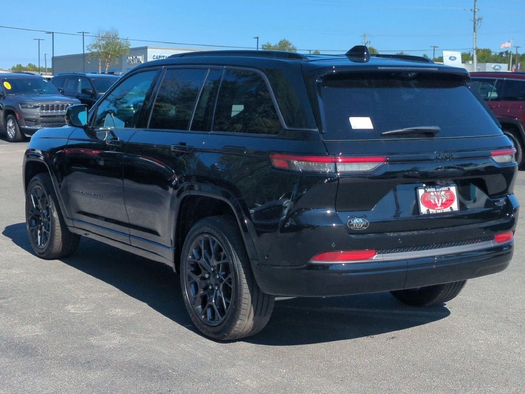 2027 Jeep Grand Cherokee Summit