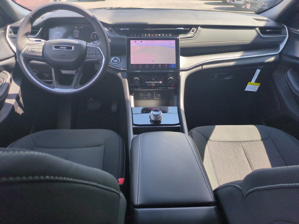 2027 Jeep Grand Cherokee L Laredo