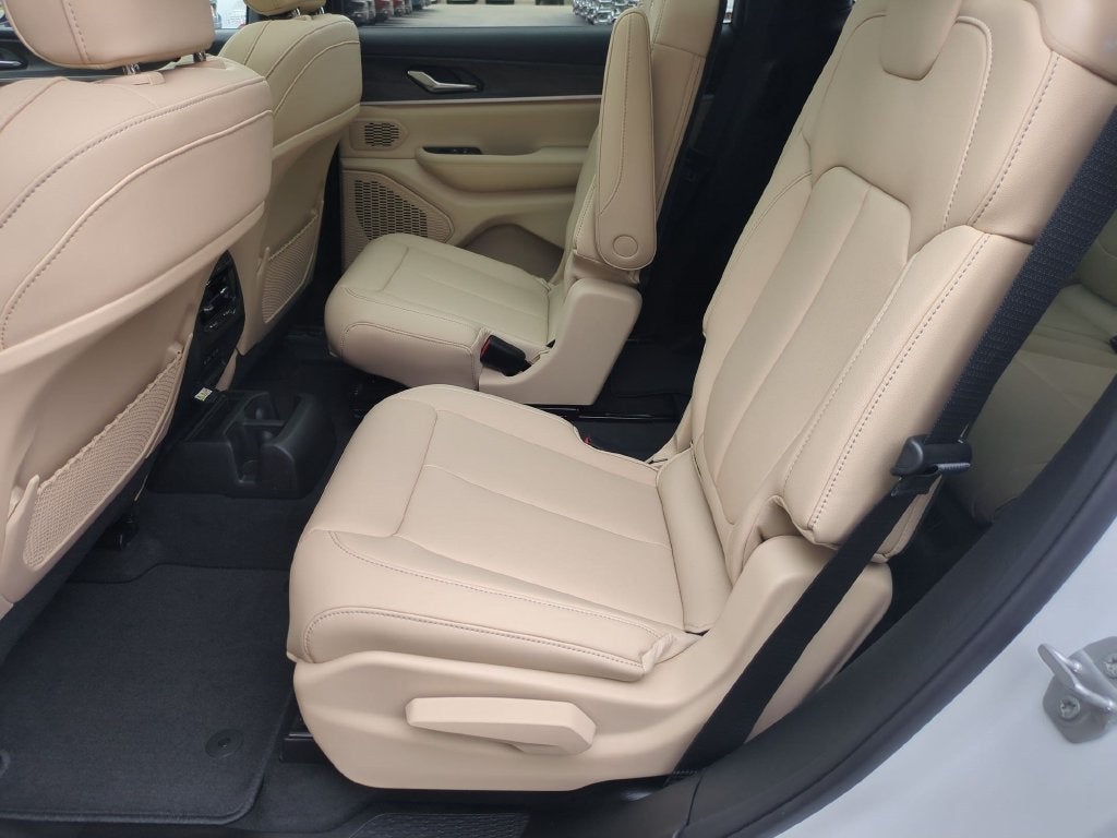 2027 Jeep Grand Cherokee L Limited
