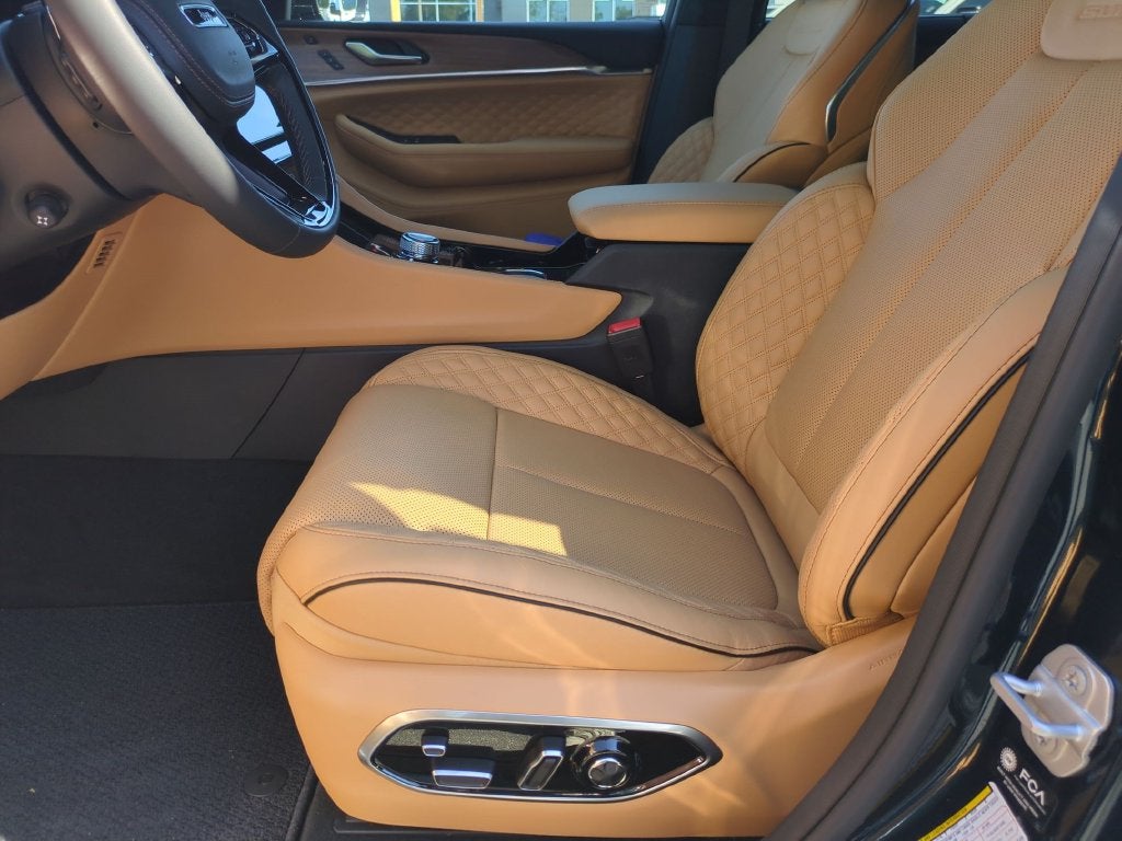 2027 Jeep Grand Cherokee L Summit