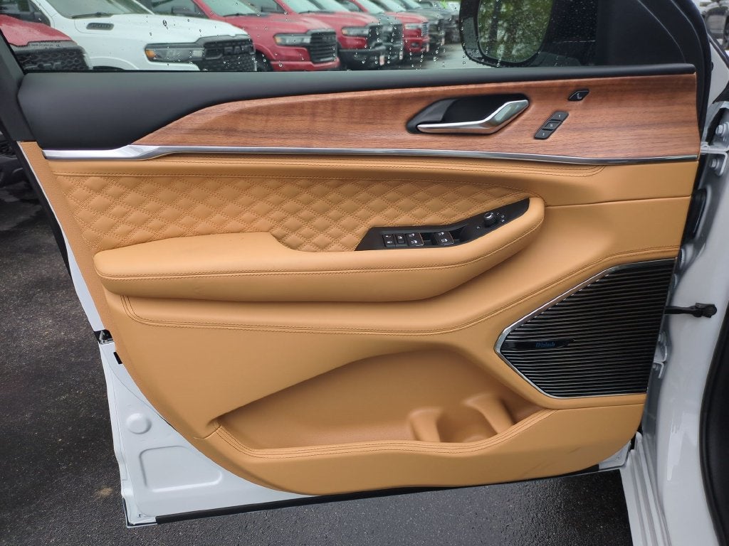 2027 Jeep Grand Cherokee L Summit