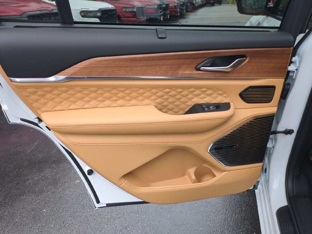 2027 Jeep Grand Cherokee L Summit