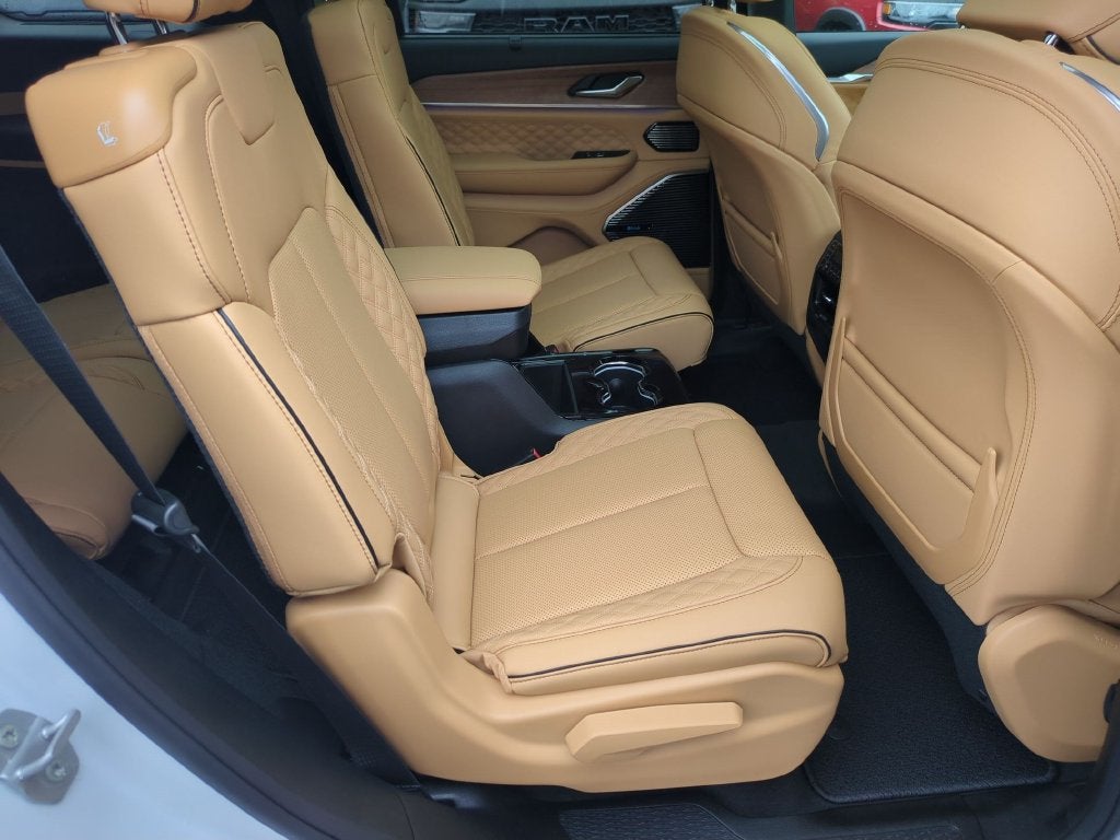 2027 Jeep Grand Cherokee L Summit