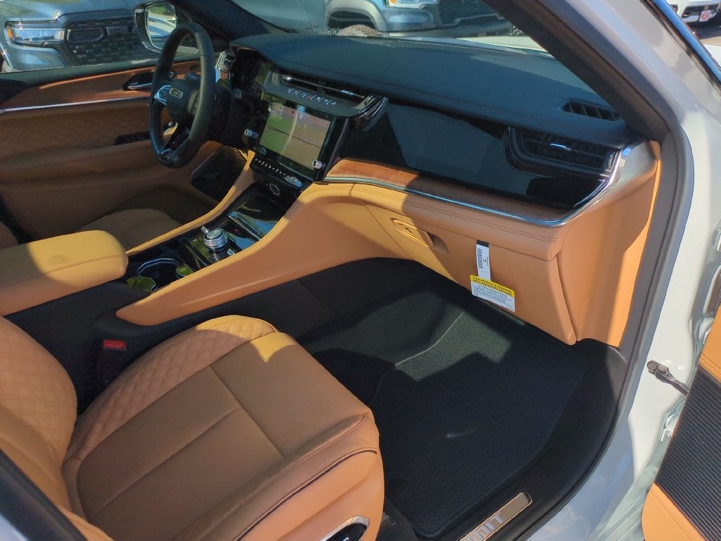 2027 Jeep Grand Cherokee L Summit