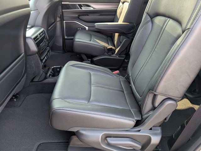 2026 Jeep Grand Wagoneer L 4x2