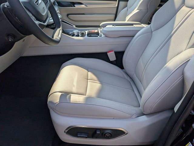 2026 Jeep Grand Wagoneer L 4x4