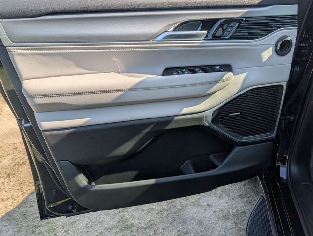 2026 Jeep Grand Wagoneer L 4x4