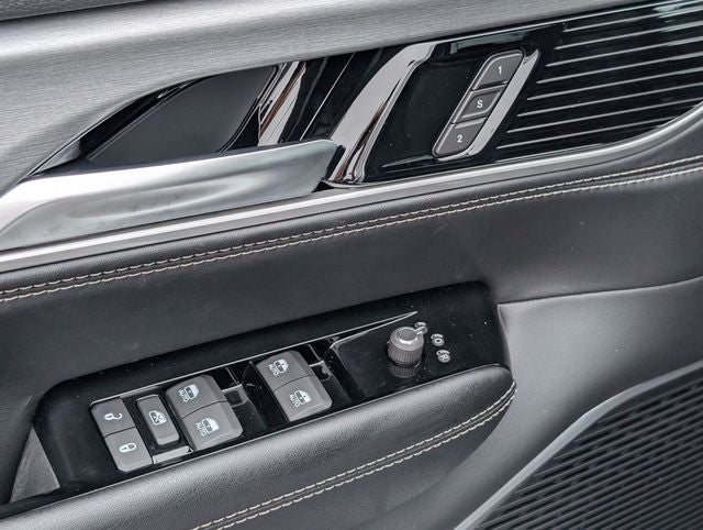 2026 Jeep Grand Wagoneer 4x2