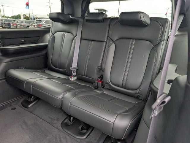 2026 Jeep Grand Wagoneer 4x2