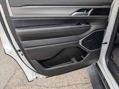 2026 Jeep Grand Wagoneer 4x2
