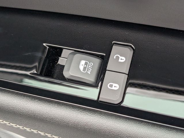 2026 Jeep Grand Wagoneer 4x2