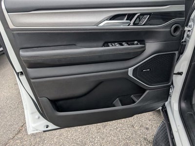 2026 Jeep Grand Wagoneer 4x2