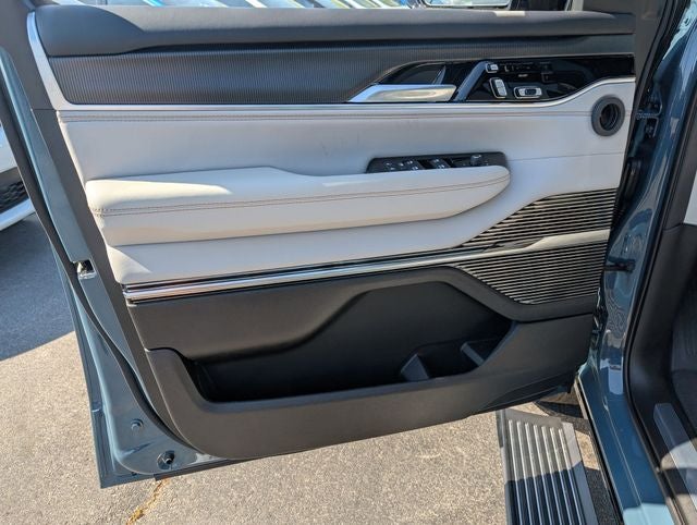 2026 Jeep Grand Wagoneer Summit Obsidian