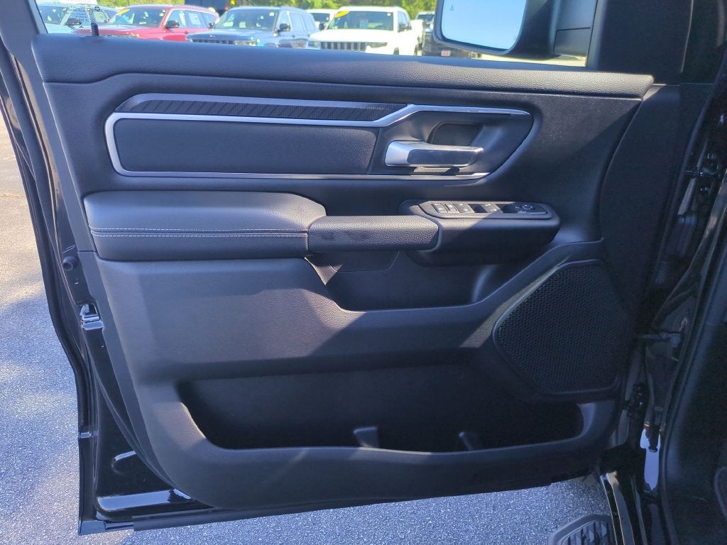 2027 RAM 1500 Big Horn/Lone Star