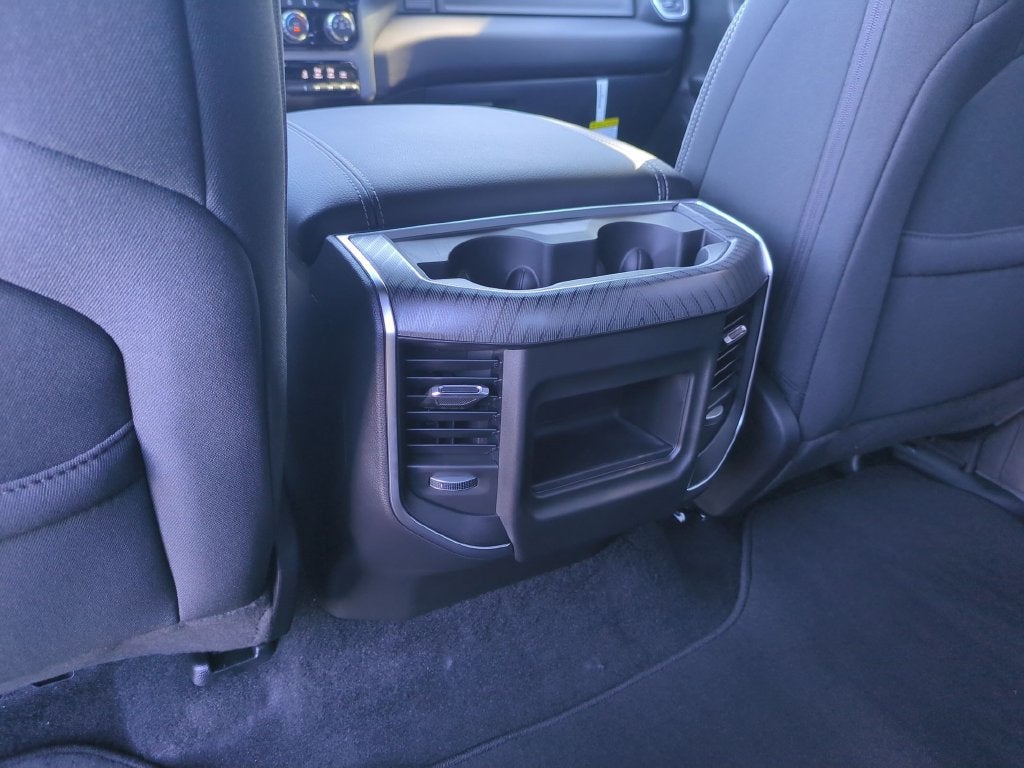 2027 RAM 1500 Big Horn/Lone Star