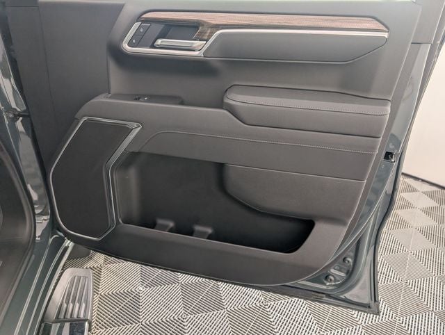 2025 Chevrolet Silverado 1500 LT LT1