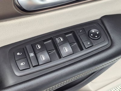 2020 Chrysler Voyager L