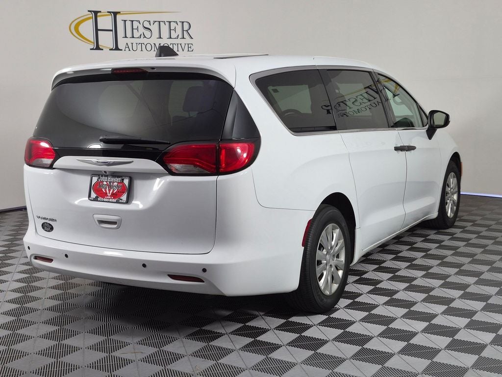 2020 Chrysler Voyager L