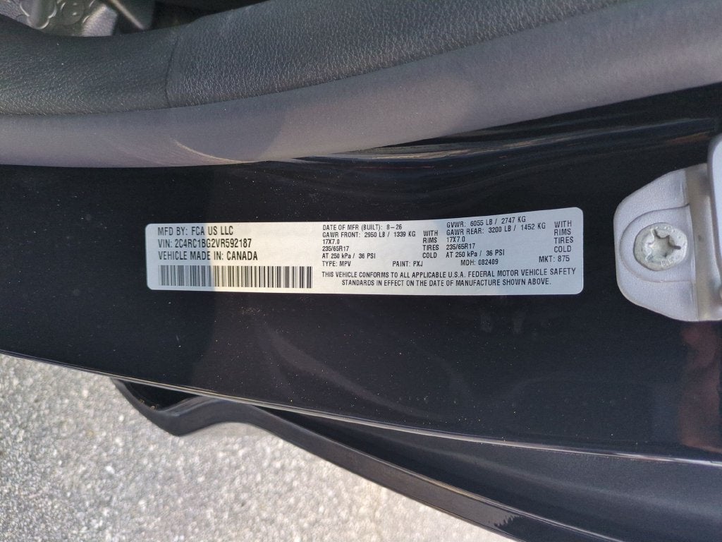 2027 Chrysler Pacifica Select