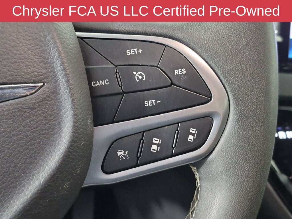 2025 Chrysler Pacifica Select
