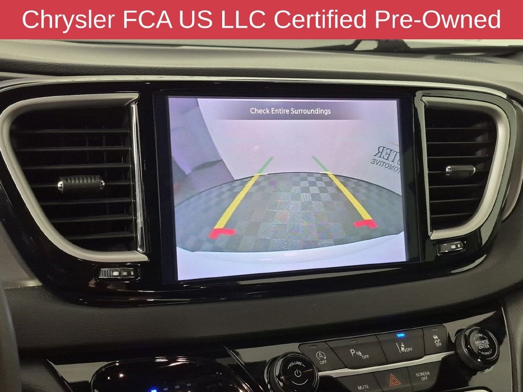 2025 Chrysler Pacifica Select