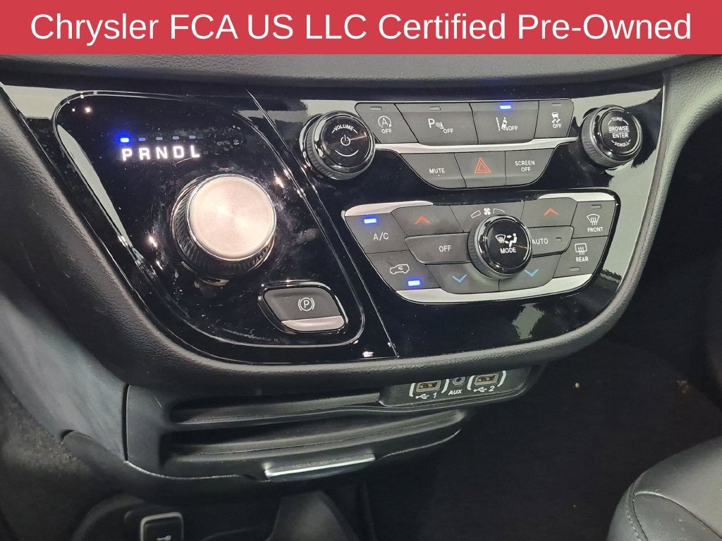 2025 Chrysler Pacifica Select