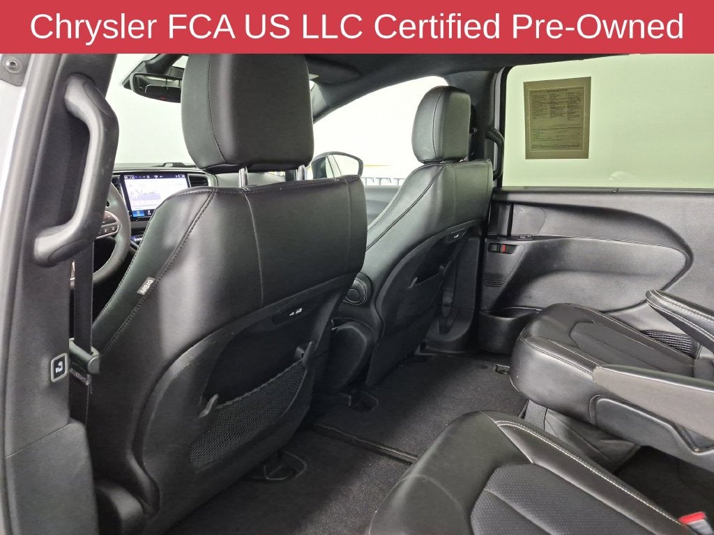 2025 Chrysler Pacifica Select