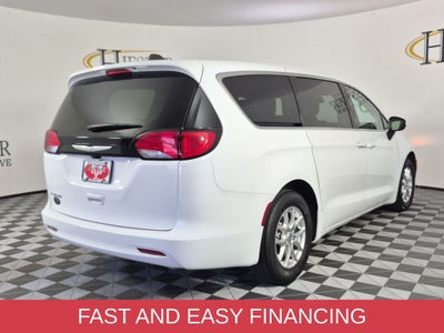 2023 Chrysler Voyager LX