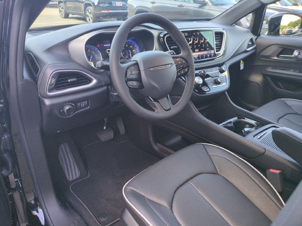 2027 Chrysler Pacifica Limited