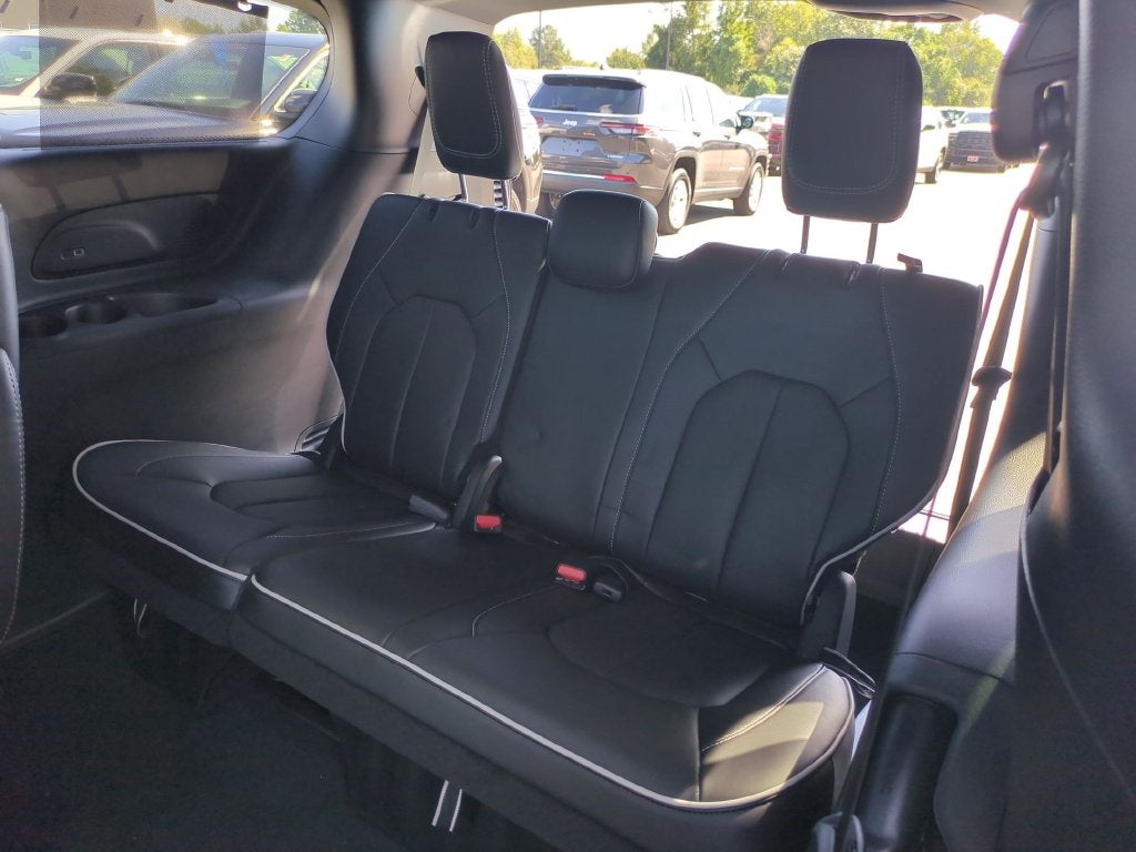 2027 Chrysler Pacifica Limited