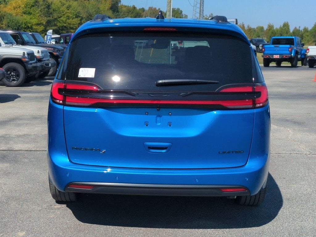 2027 Chrysler Pacifica Limited