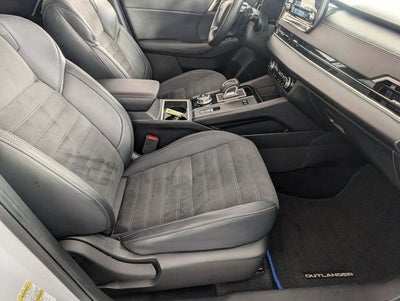 2024 Mitsubishi Outlander PHEV SE