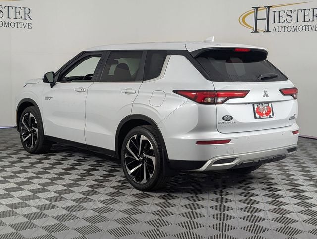 2024 Mitsubishi Outlander PHEV SE