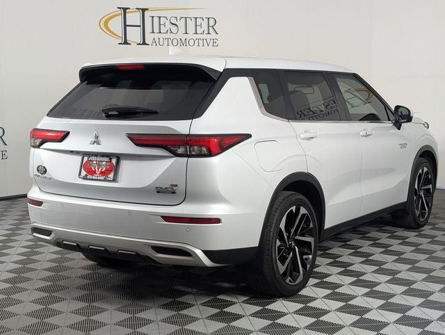 2024 Mitsubishi Outlander PHEV SE